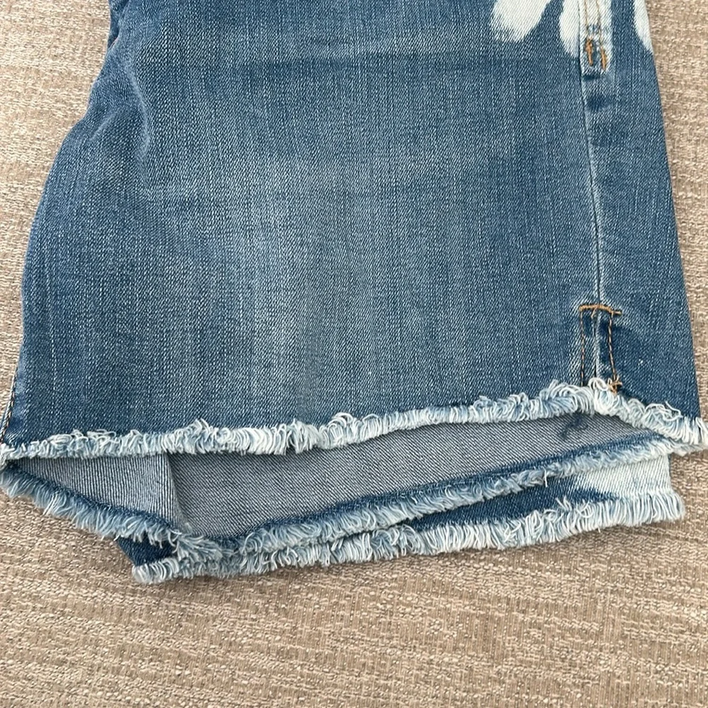 Seven7 Fray Hem Stretch Comfort Weekend Shorts Size 6. NWT. - Picture 11 of 13